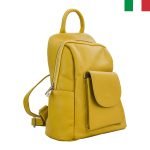 Дамска раница от естествена кожа с преден джоб с капак