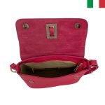 Малка дамска чанта от естествена кожа с капак с висулки - цвят циклама - Image 4