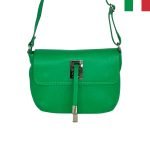 Малка дамска чанта от естествена кожа с капак с висулки - цвят зелено - Image 2
